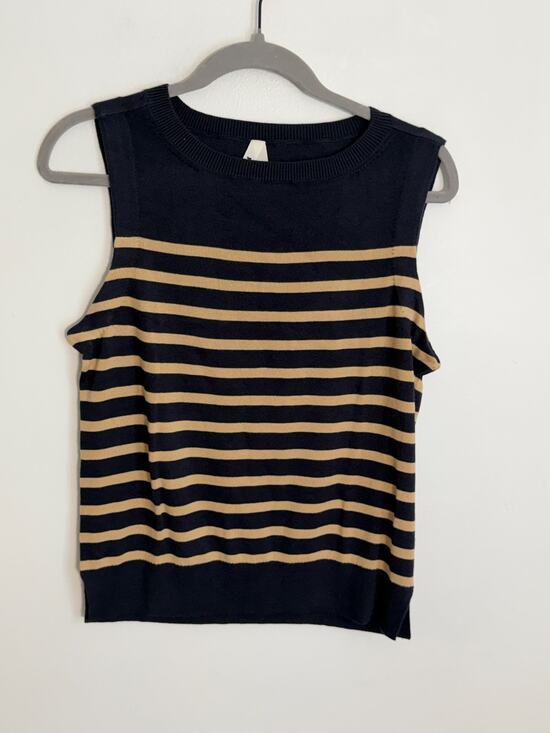 Pact Sweaters - Pact Women's Classic Fine‎ Knit Shell Sweater size medium